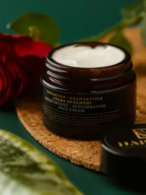 ΕΝΥΔΑΤΙΚΗ - ΑΝΑΠΛΑΣΤΙΚΗ ΚΡΕΜΑ ΠΡΟΣΩΠΟΥ DAPHNE'S 40ml