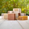 ΧΕΙΡΟΠΟΙΗΤΟ ΣΑΠΟΥΝΙ ΠΡΟΣΩΠΟΥ ΚΑΡΟΤΟ SIRRA ORGANICS 80gr